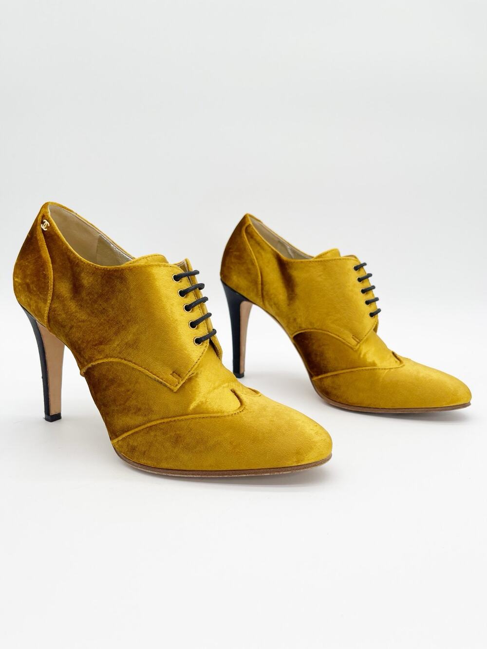 Chanel Golden Mustard Velvet Almond Toe Lace-Up Oxford Stiletto Pumps EU 40